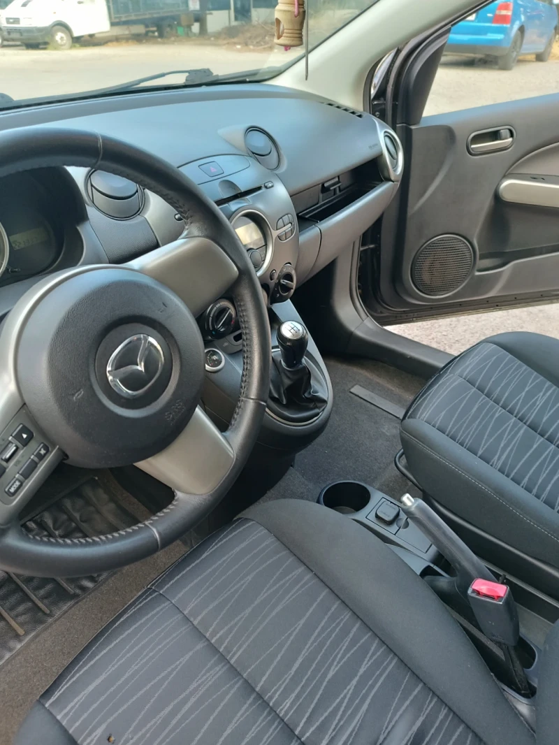 Mazda 2, снимка 5 - Автомобили и джипове - 47644762