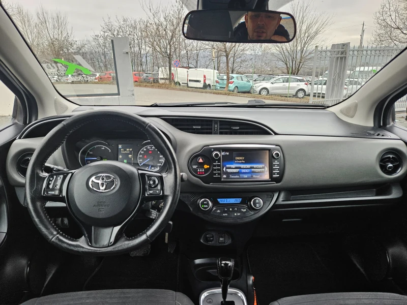 Toyota Yaris 1.5 Hybrid, снимка 10 - Автомобили и джипове - 47877643