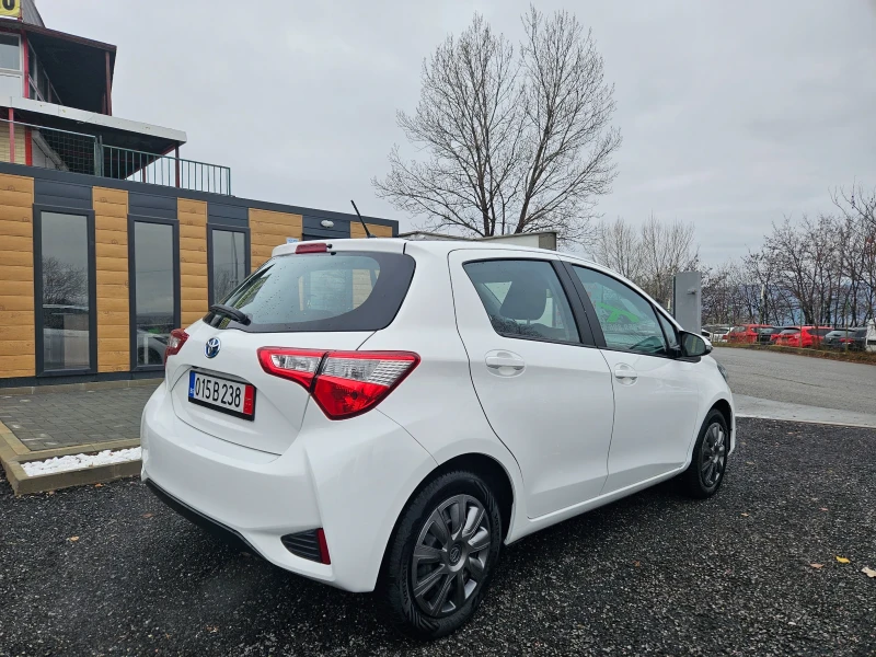 Toyota Yaris 1.5 Hybrid, снимка 3 - Автомобили и джипове - 47877643