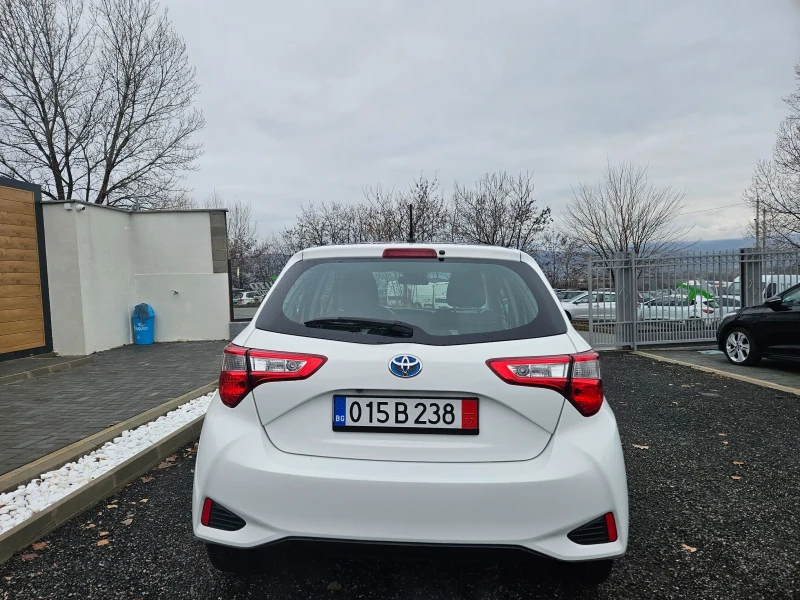 Toyota Yaris 1.5 Hybrid, снимка 4 - Автомобили и джипове - 47877643