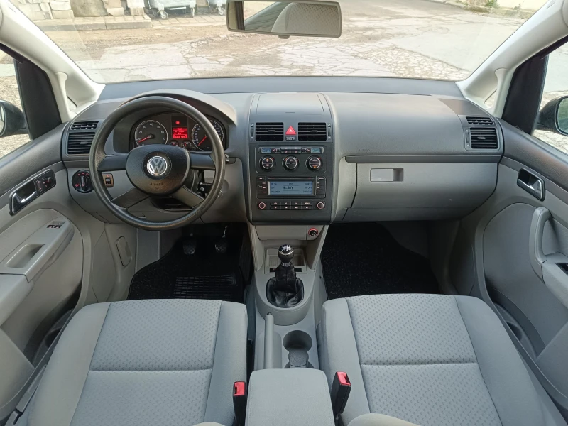 VW Touran 1.6MPI 102к.с. 6+ 1, снимка 10 - Автомобили и джипове - 48435060