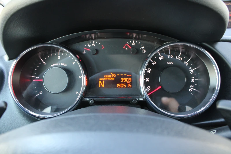 Peugeot 3008 1.6HDI, снимка 11 - Автомобили и джипове - 51812598