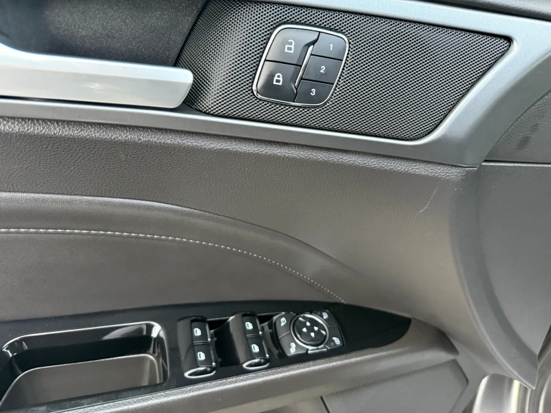 Ford Mondeo 2.0 TDCI!TITANIUM! Пълна сервизна история!, снимка 13 - Автомобили и джипове - 52315350