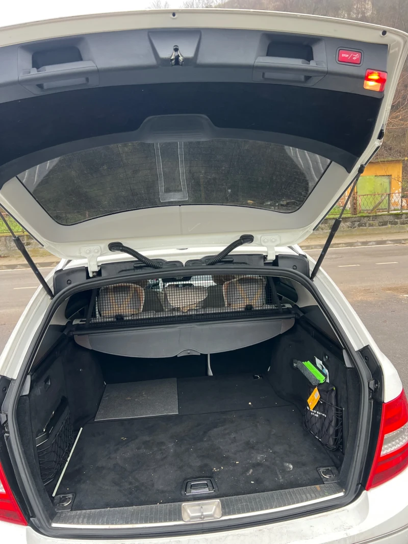 Mercedes-Benz C 220, снимка 16 - Автомобили и джипове - 52827922