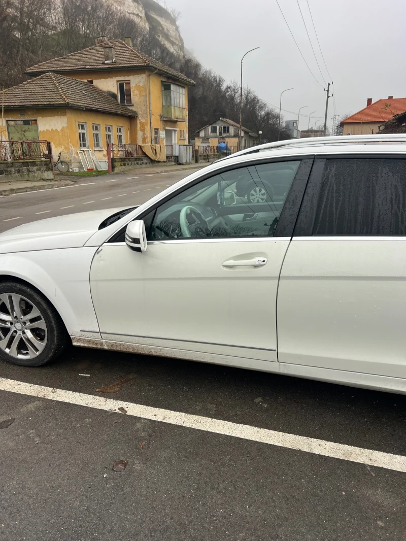 Mercedes-Benz C 220, снимка 3 - Автомобили и джипове - 52827922