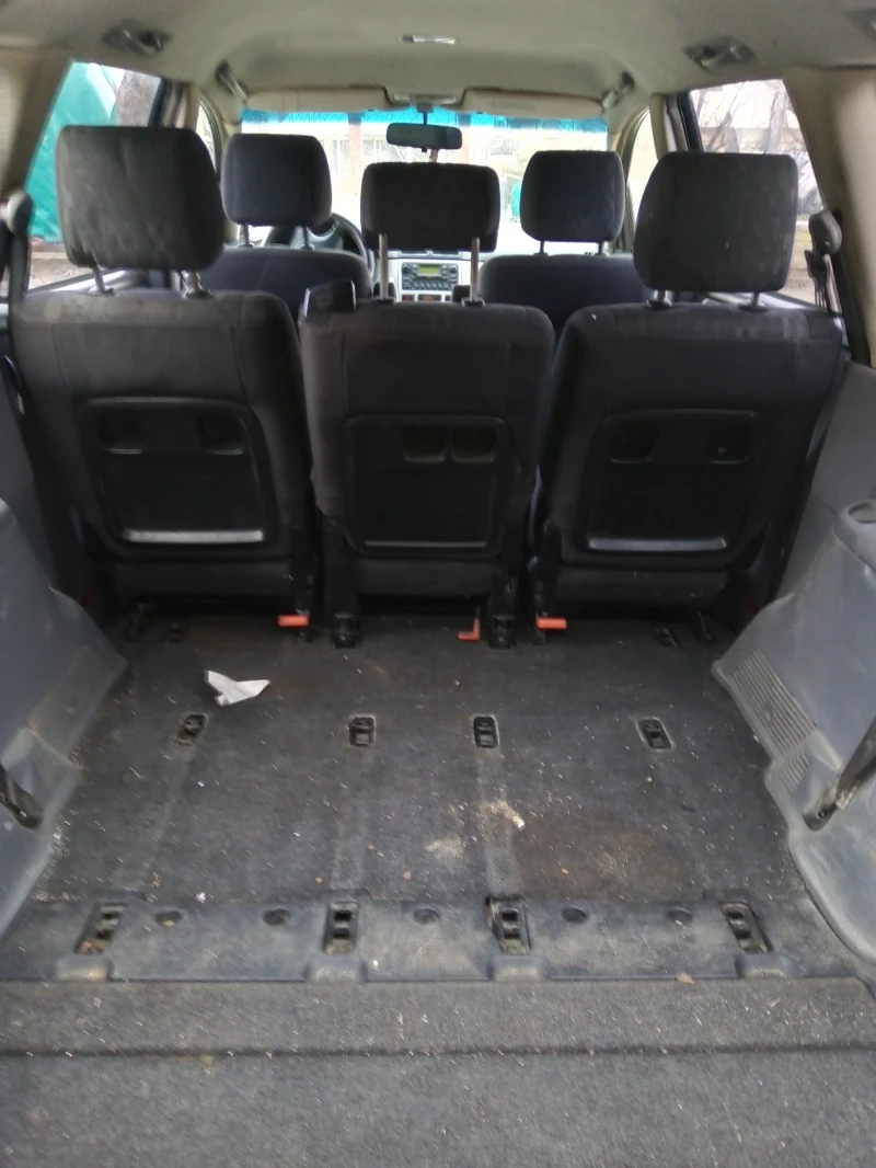 Toyota Avensis verso Ван, снимка 11 - Автомобили и джипове - 52848985