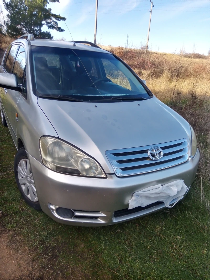 Toyota Avensis verso Ван, снимка 2 - Автомобили и джипове - 52848985