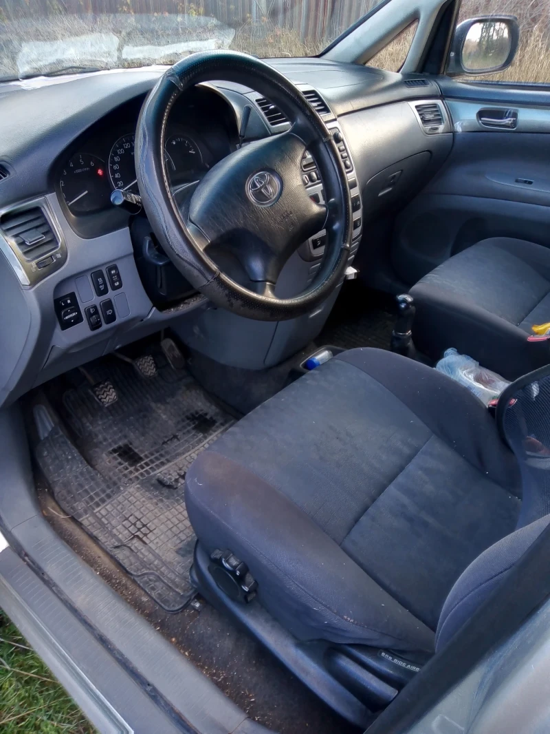 Toyota Avensis verso Ван, снимка 7 - Автомобили и джипове - 52848985