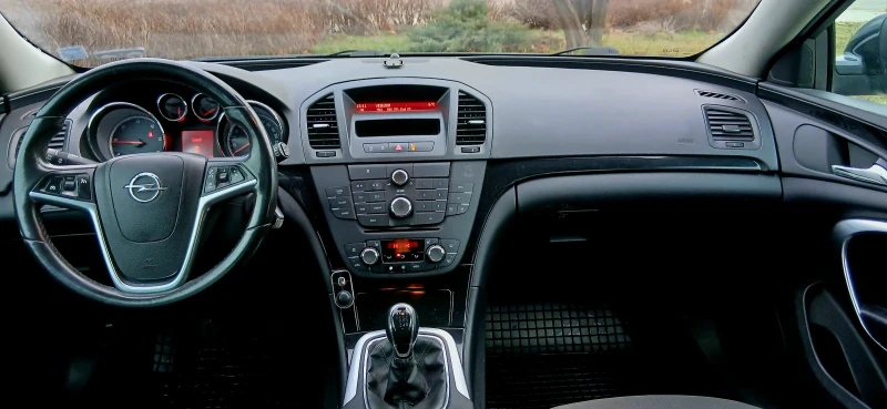 Opel Insignia 2.0 CDTi * * * КОЖА* * * ЕВРО 5, снимка 11 - Автомобили и джипове - 53129660