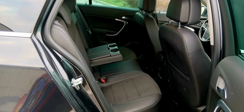 Opel Insignia 2.0 CDTi * * * КОЖА* * * ЕВРО 5, снимка 14 - Автомобили и джипове - 53129660