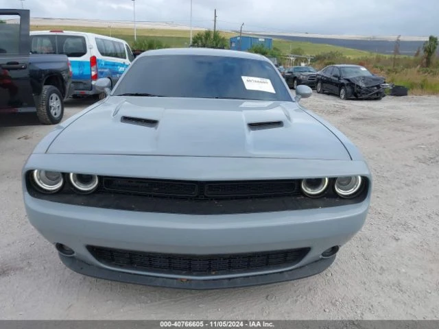 Dodge Challenger SXT, снимка 6 - Автомобили и джипове - 47982354