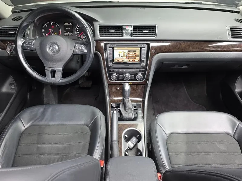 VW Passat 2.0 TDI, снимка 7 - Автомобили и джипове - 54298619