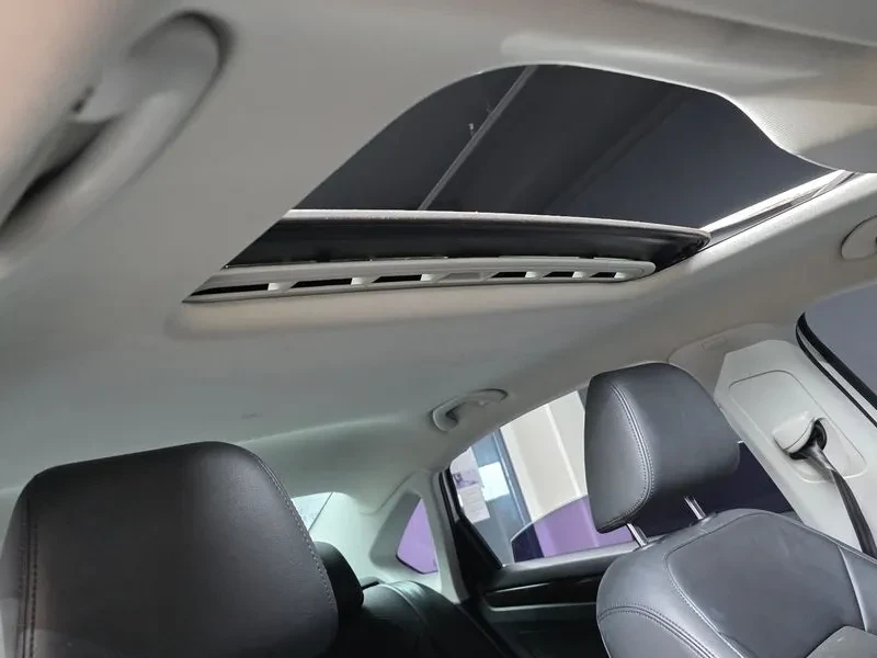 VW Passat 2.0 TDI, снимка 17 - Автомобили и джипове - 54298619