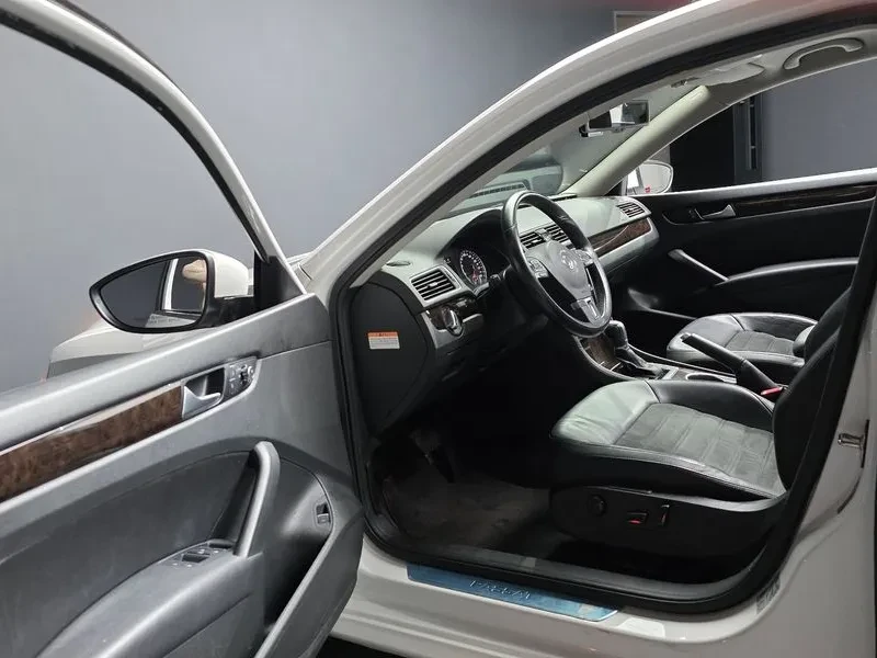 VW Passat 2.0 TDI, снимка 10 - Автомобили и джипове - 54298619