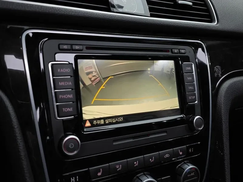 VW Passat 2.0 TDI, снимка 15 - Автомобили и джипове - 54298619