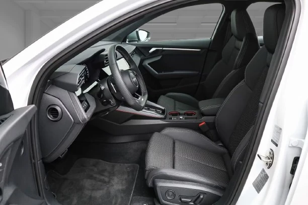 Audi S3 Sportback = Black Optics Plus = Гаранция, снимка 6 - Автомобили и джипове - 54372377