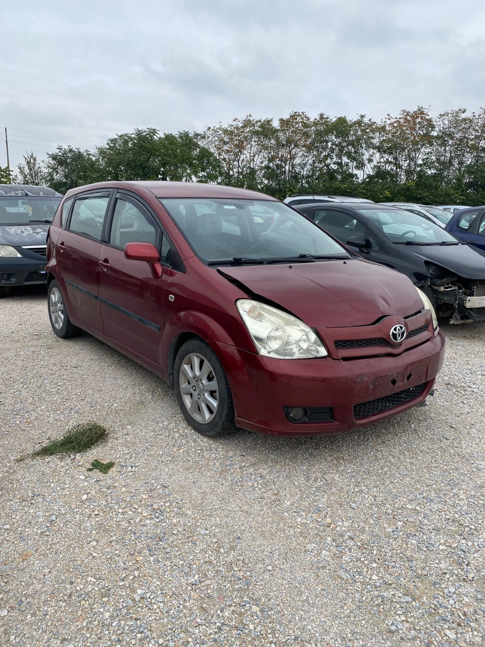 Toyota Corolla verso 2.2 D4D, снимка 1