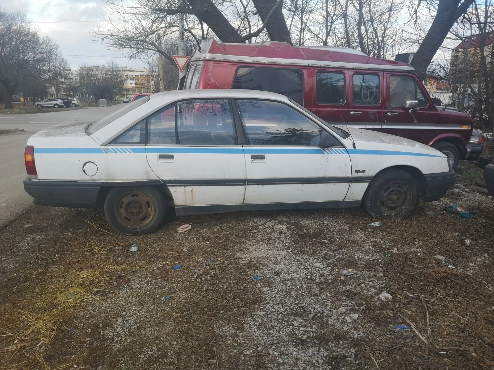 Opel Omega 2.0 -115 к.с Бензин , снимка 1