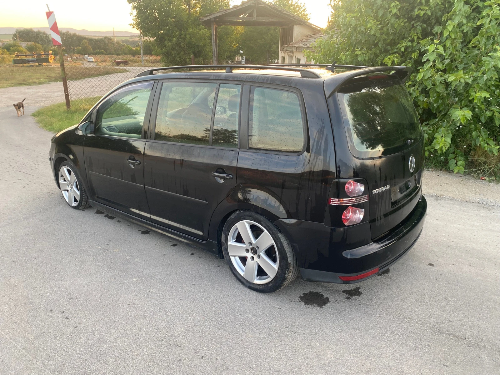 VW Touran  - изображение 2