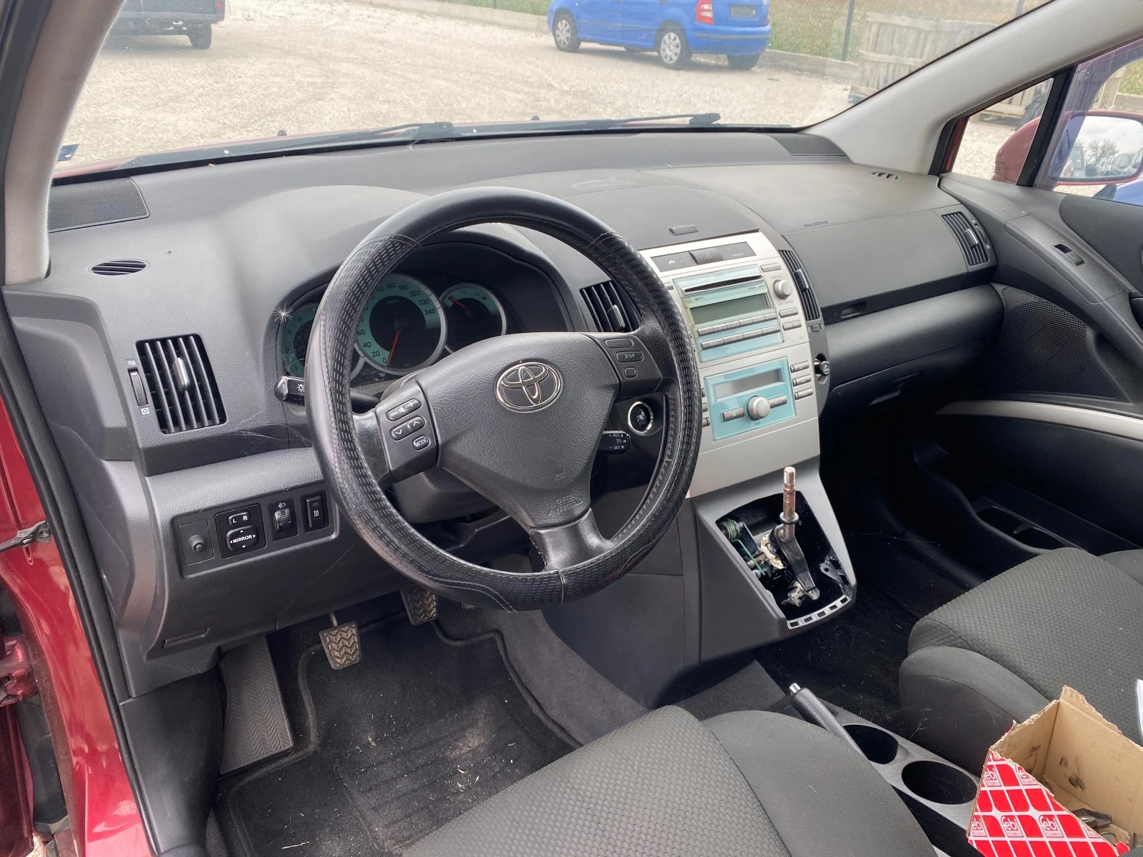 Toyota Corolla verso 2.2 D4D - изображение 5