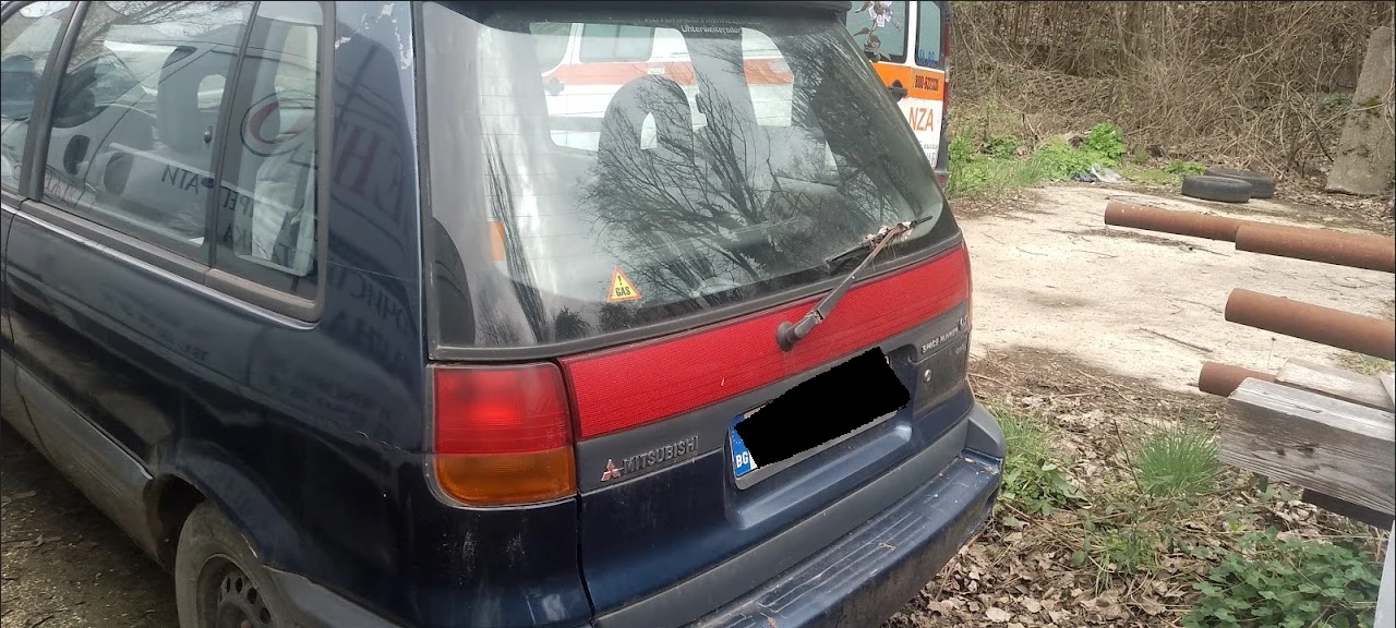 Mitsubishi Space runner GLX - изображение 4