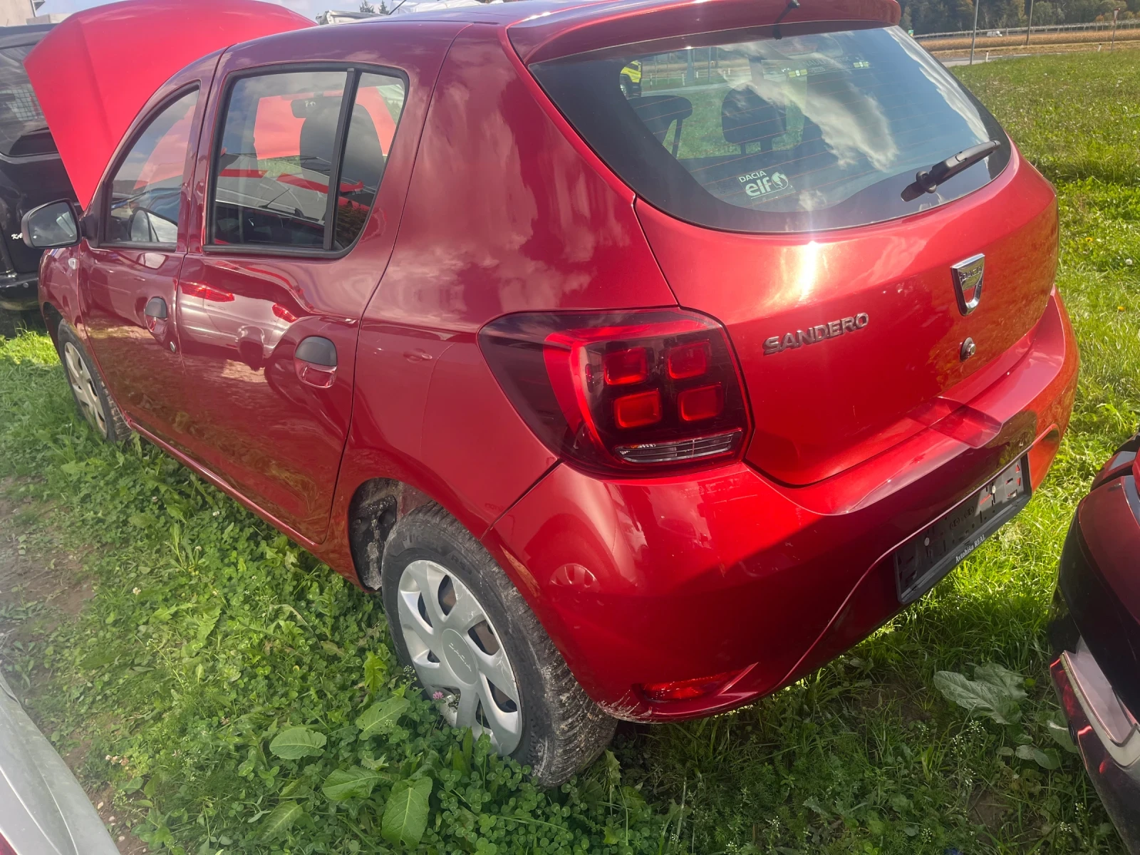 Dacia Sandero 1.0i 83000KM - изображение 2