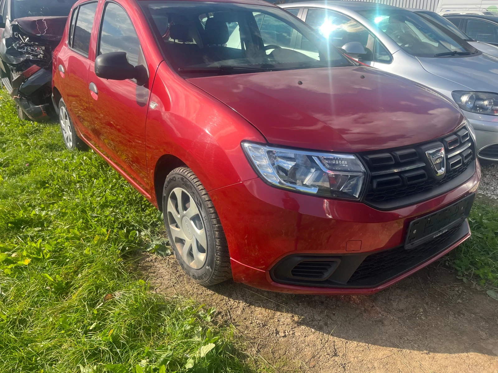 Dacia Sandero 1.0i 83000KM - изображение 3