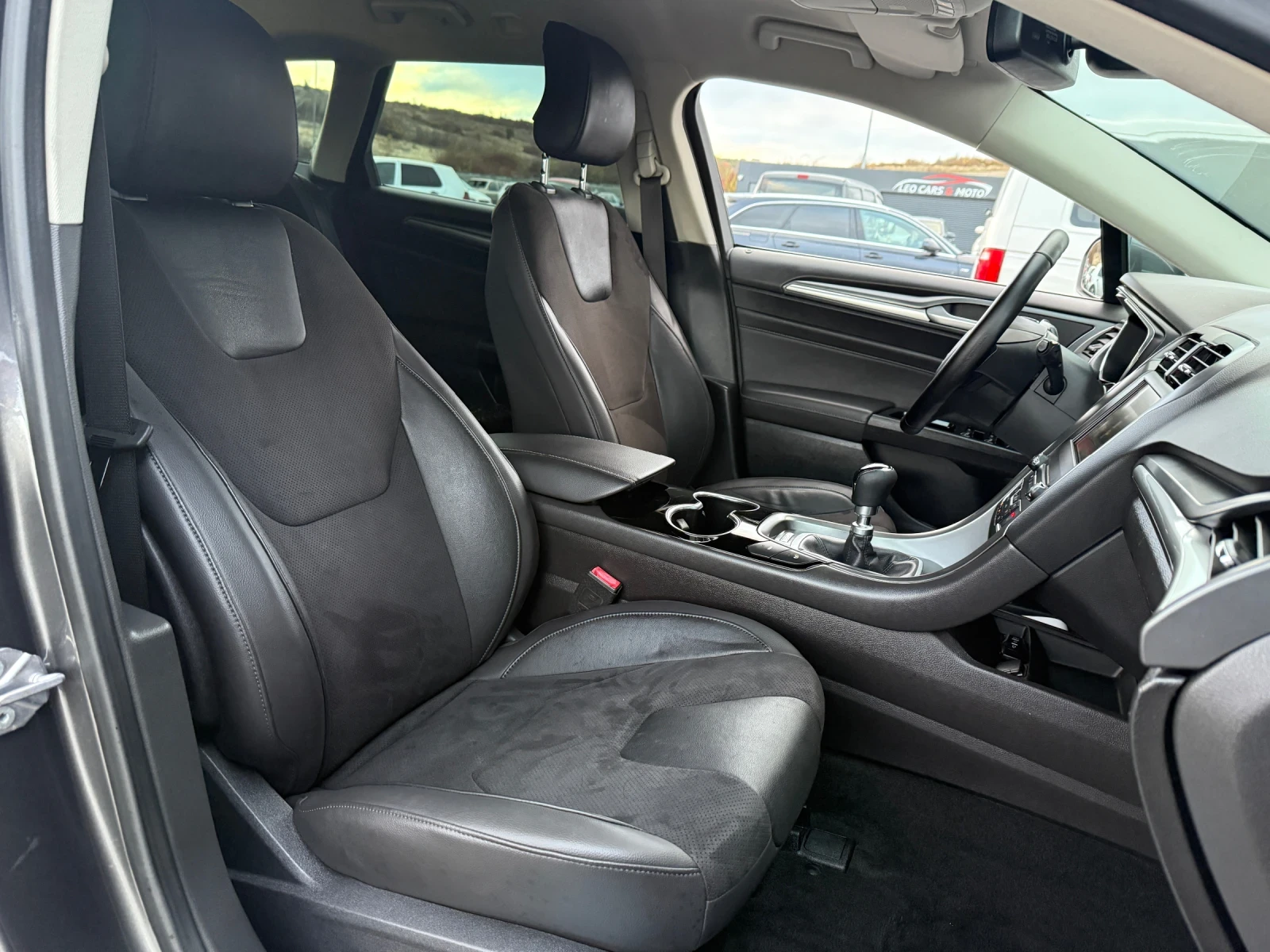 Ford Mondeo 2.0 TDCI!TITANIUM! Пълна сервизна история! - изображение 10