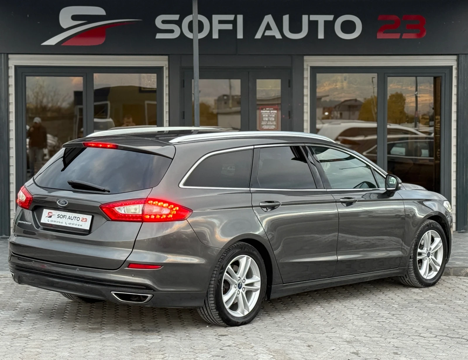 Ford Mondeo 2.0 TDCI!TITANIUM! Пълна сервизна история! - изображение 4