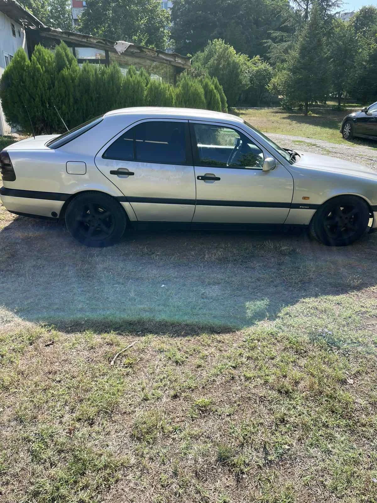 Mercedes-Benz C 180  - изображение 2