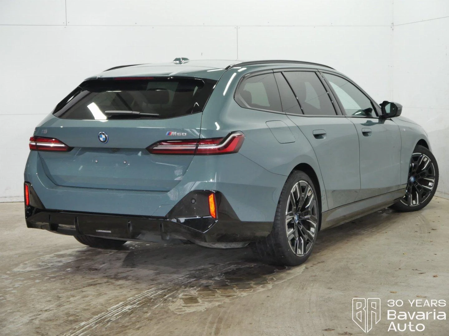 BMW i5 M60 xDrive Touring | Mobile.bg   3