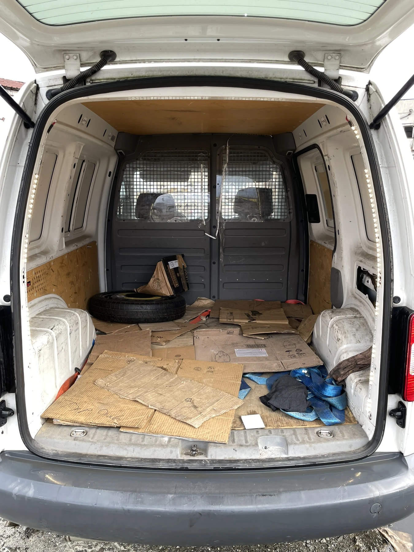 VW Caddy 2.0 �����/������ | Mobile.bg � ����������� 5