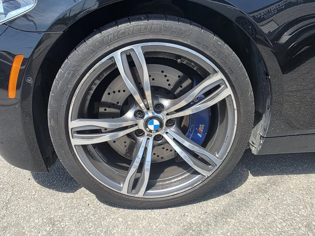 BMW M5  * CARFAX * ДИСТРОНИК * ВТОРИ КОМПЛЕКТ ДЖАНТИ - изображение 7