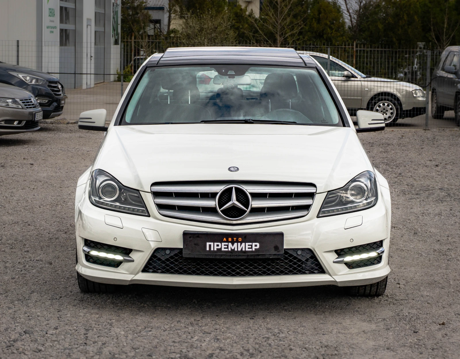 Mercedes-Benz C 200 АMG-PACK-ПЕРФЕКТНО СЪСТОЯНИЕ-РЕАЛНИ КМ!, снимка 2 - Автомобили и джипове - 53975356