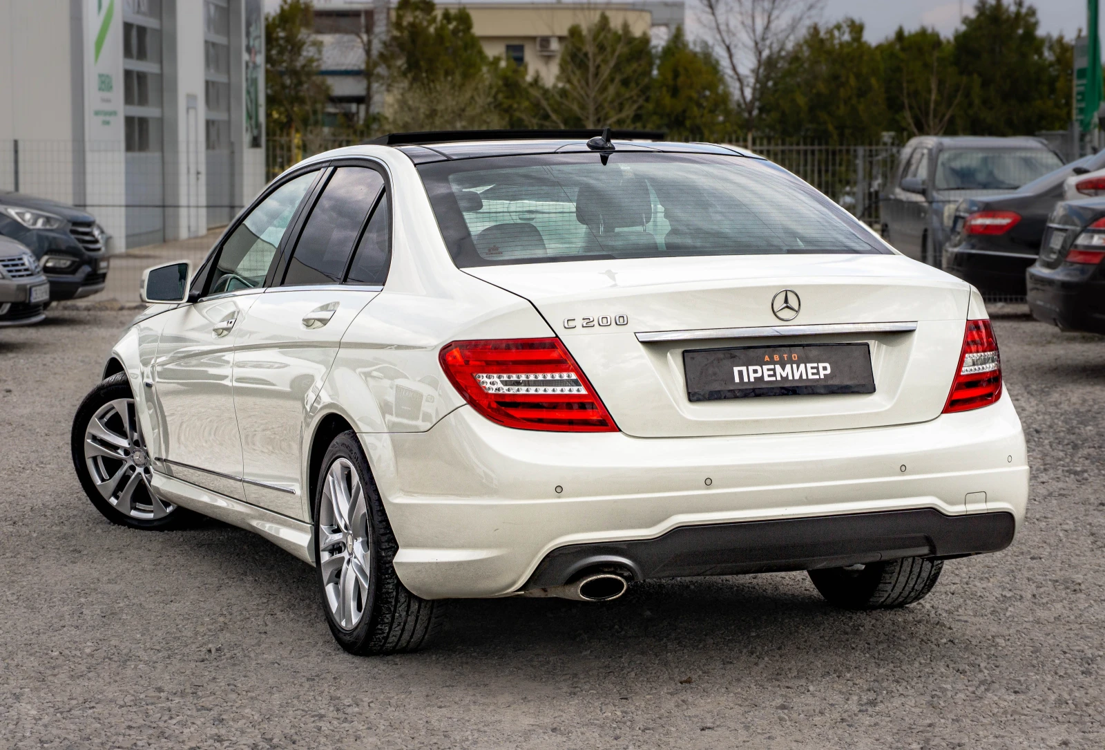 Mercedes-Benz C 200 АMG-PACK-ПЕРФЕКТНО СЪСТОЯНИЕ-РЕАЛНИ КМ!, снимка 6 - Автомобили и джипове - 53975356