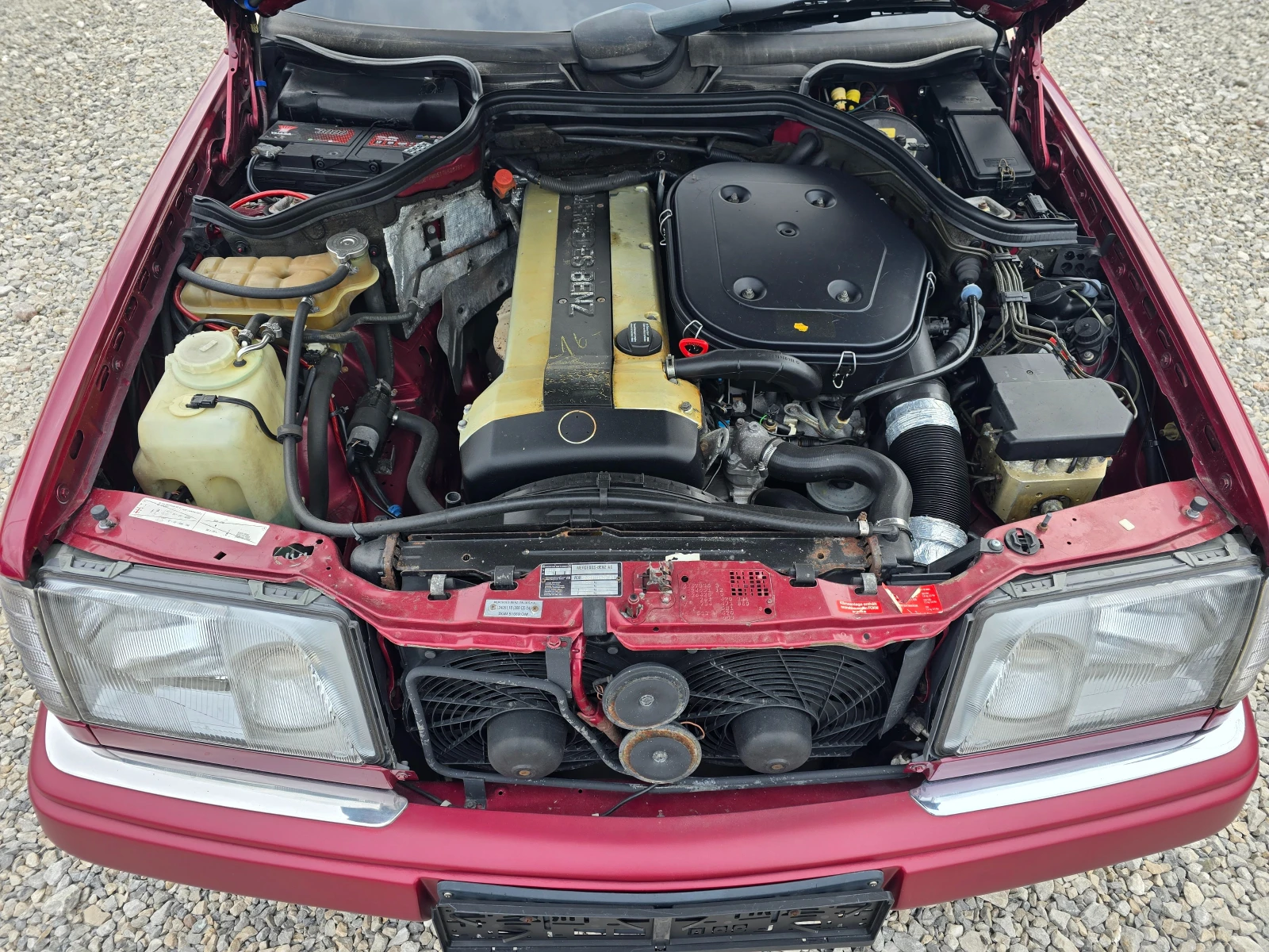 Mercedes-Benz 124 300CE-24V КЛИМАТИК ! ! РЕАЛНИ КИЛОМЕТРИ, снимка 17 - Автомобили и джипове - 53993153