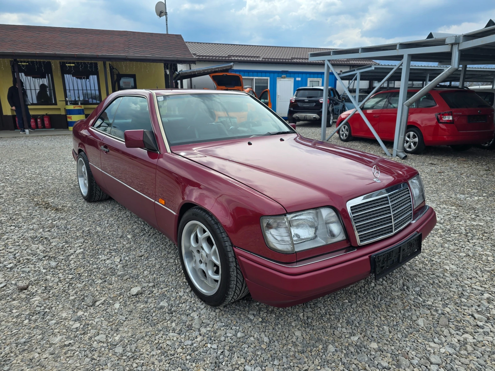 Mercedes-Benz 124 300CE-24V КЛИМАТИК ! ! РЕАЛНИ КИЛОМЕТРИ, снимка 7 - Автомобили и джипове - 53993153