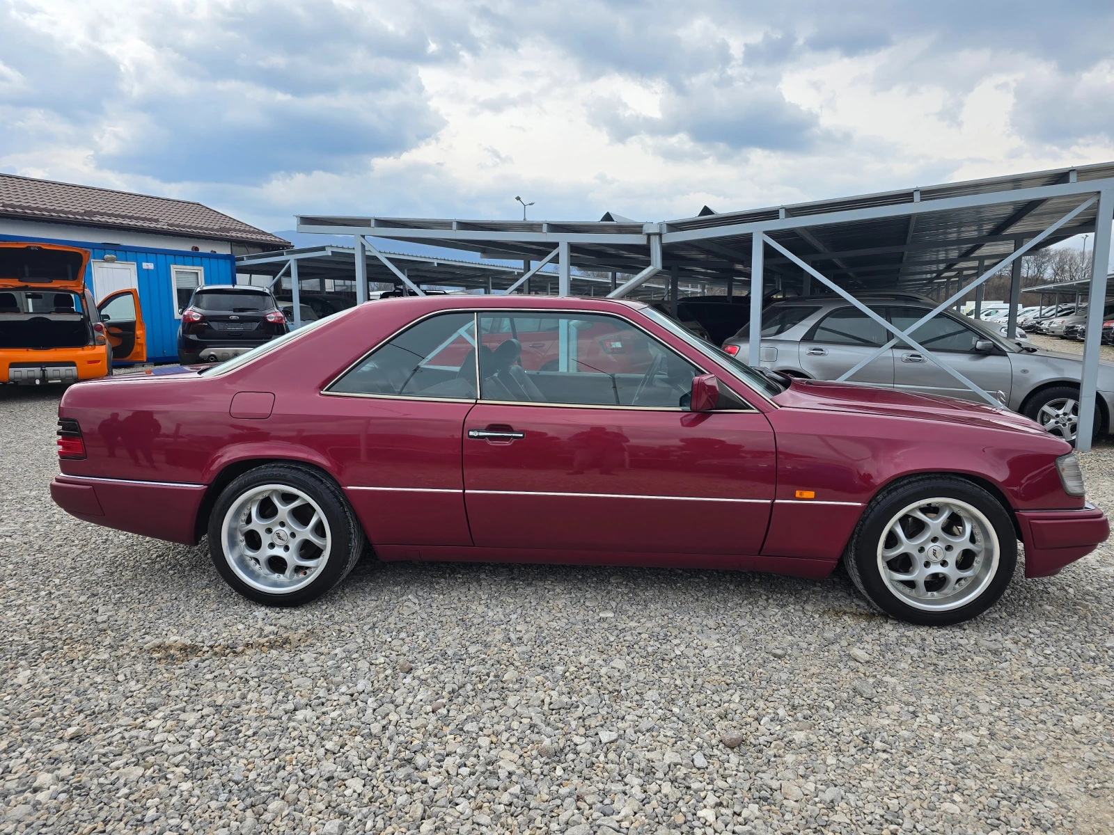 Mercedes-Benz 124 300CE-24V КЛИМАТИК ! ! РЕАЛНИ КИЛОМЕТРИ, снимка 6 - Автомобили и джипове - 53993153