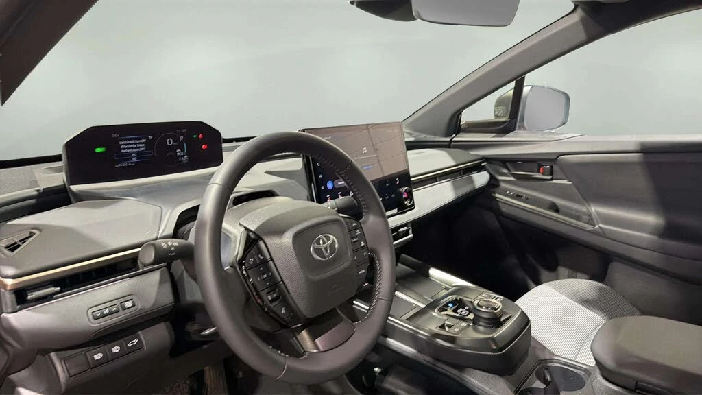 Toyota bZ4X BZ* XLE* DISTRONIC* �������* ������* ������� ����� | Mobile.bg � ����������� 9