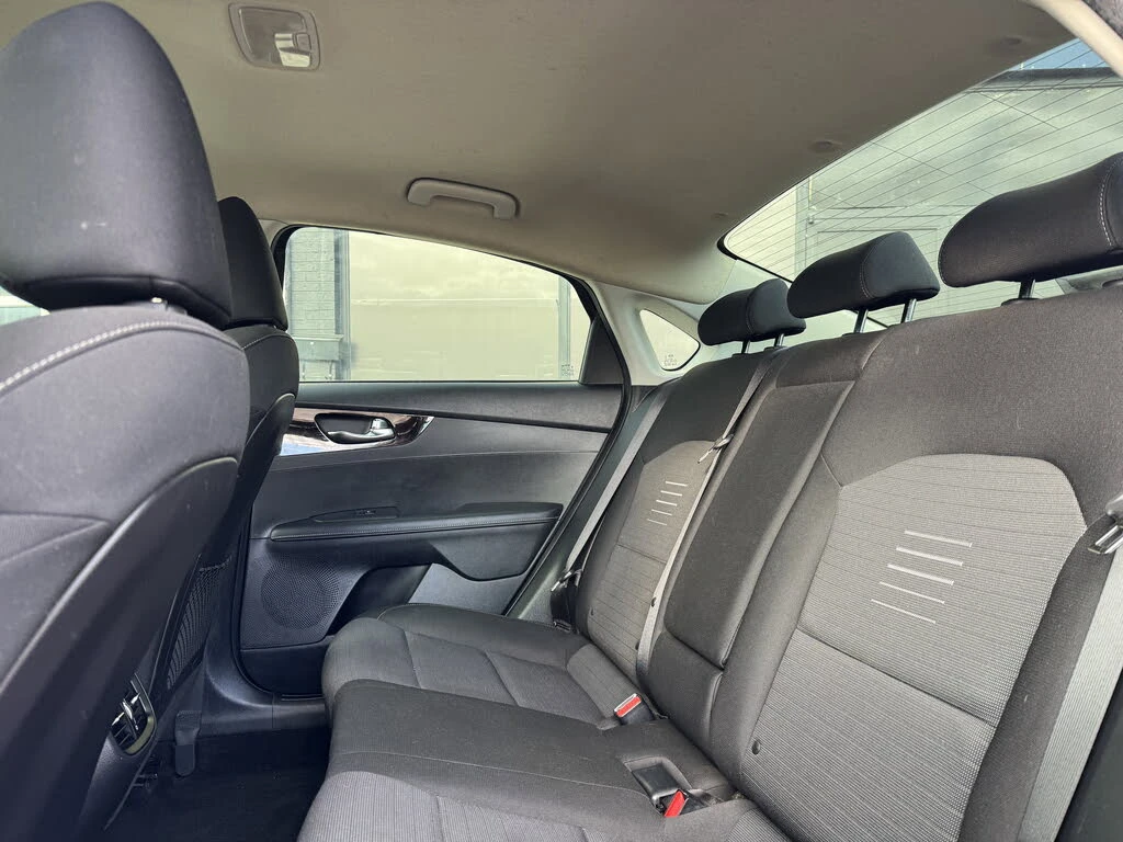 Kia Forte EX FWD АвтоКредит  (ЦЕНА ДО БГ), снимка 5 - Автомобили и джипове - 54384752