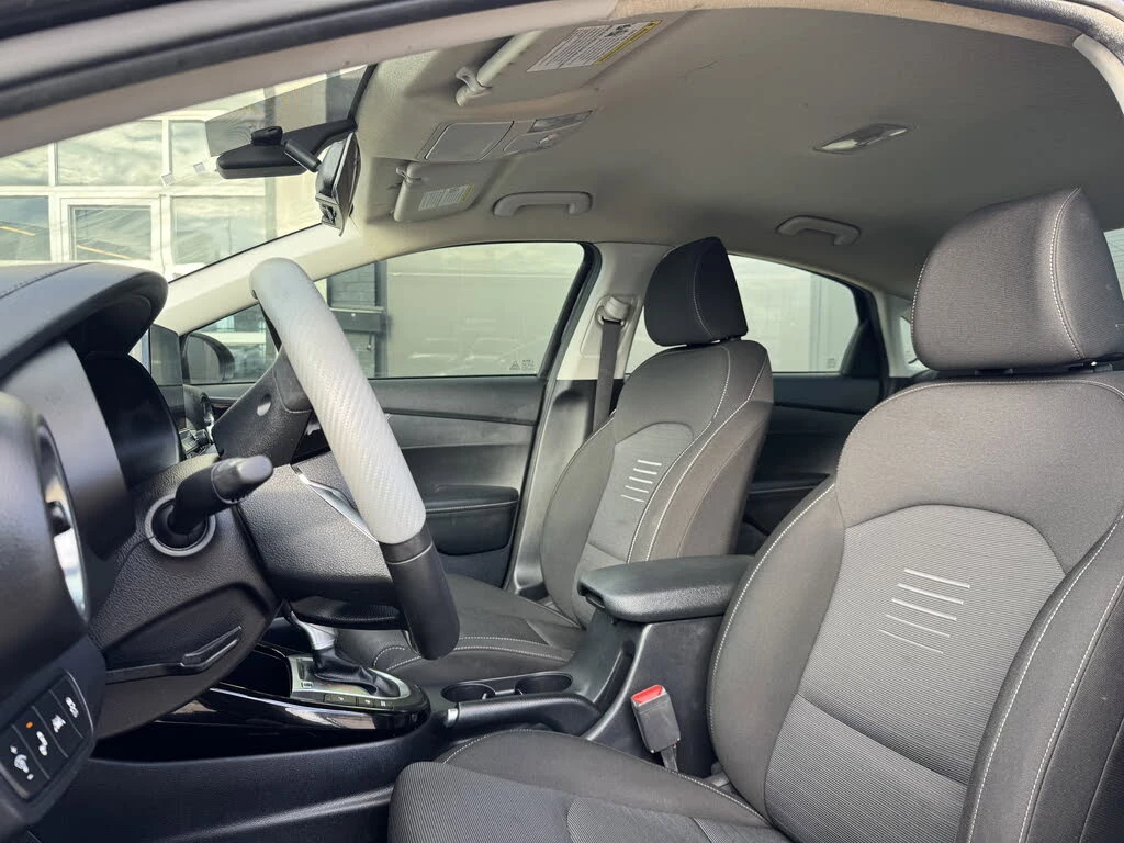 Kia Forte EX FWD АвтоКредит  (ЦЕНА ДО БГ), снимка 4 - Автомобили и джипове - 54384752
