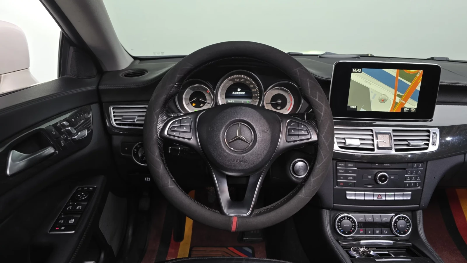 Mercedes-Benz CLS 250 * 360 * ПОДГРЕВИ * 4MATIC * ЛЮК, снимка 14 - Автомобили и джипове - 54509471