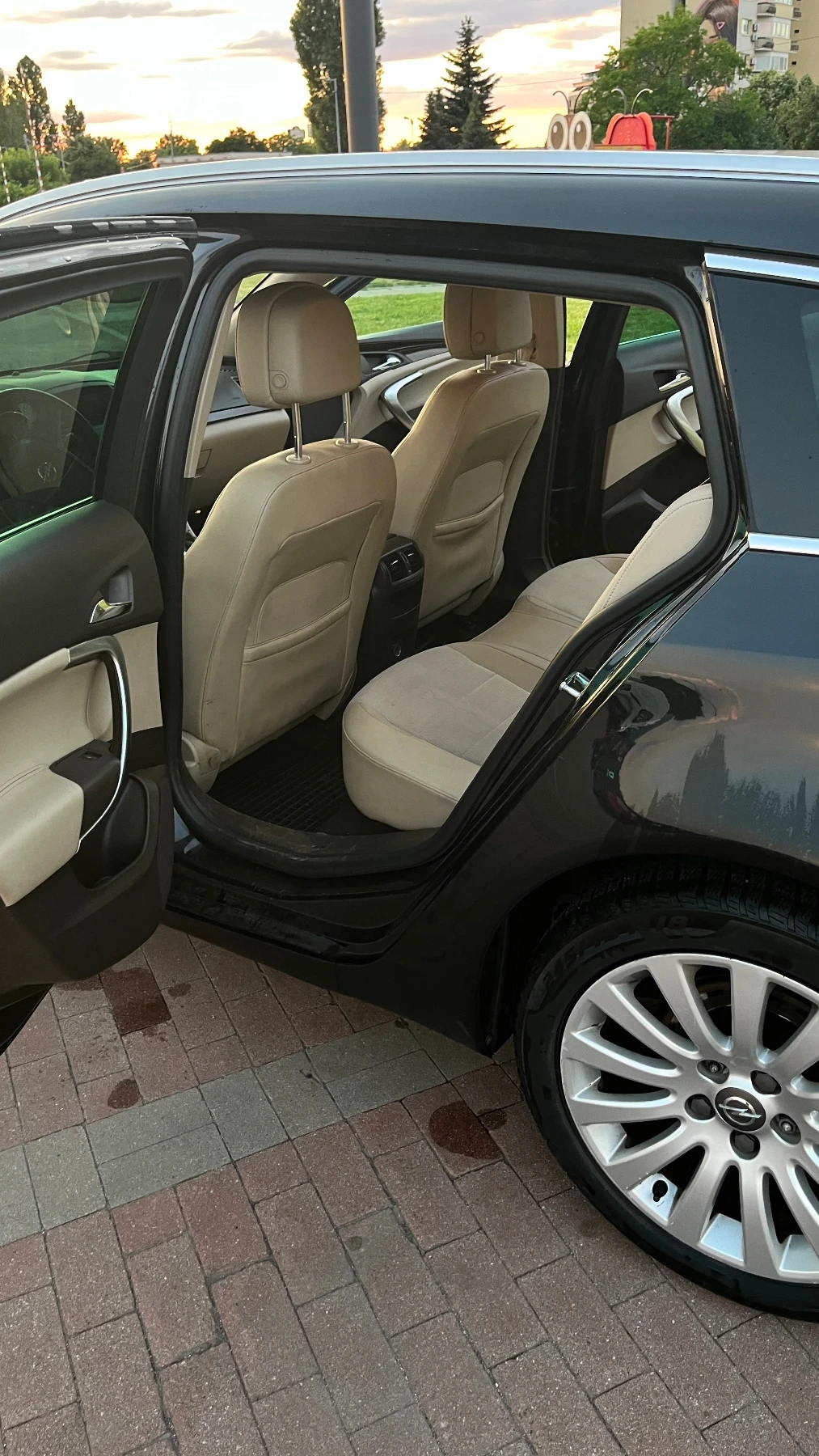 Opel Insignia, снимка 6 - Автомобили и джипове - 54877372