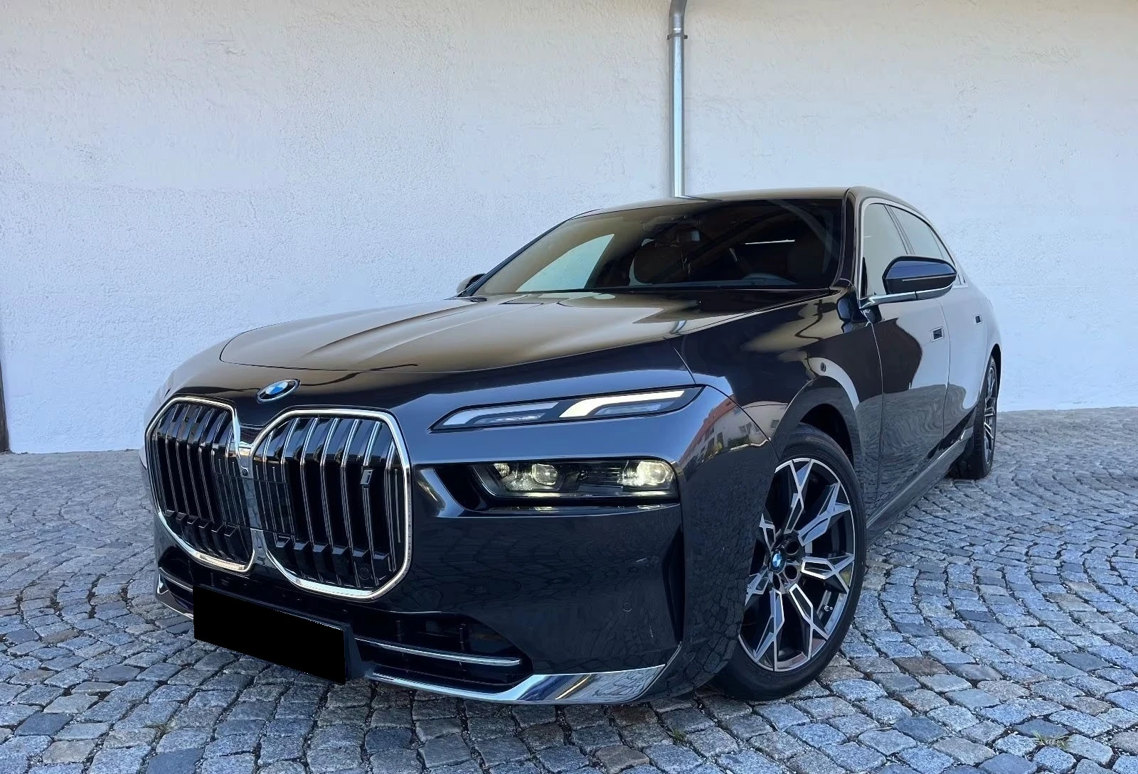 BMW i7 xDrive60/INDIVIDUAL/HEAD UP/360 /LOUNGE, снимка 8 - Автомобили и джипове - 55282443