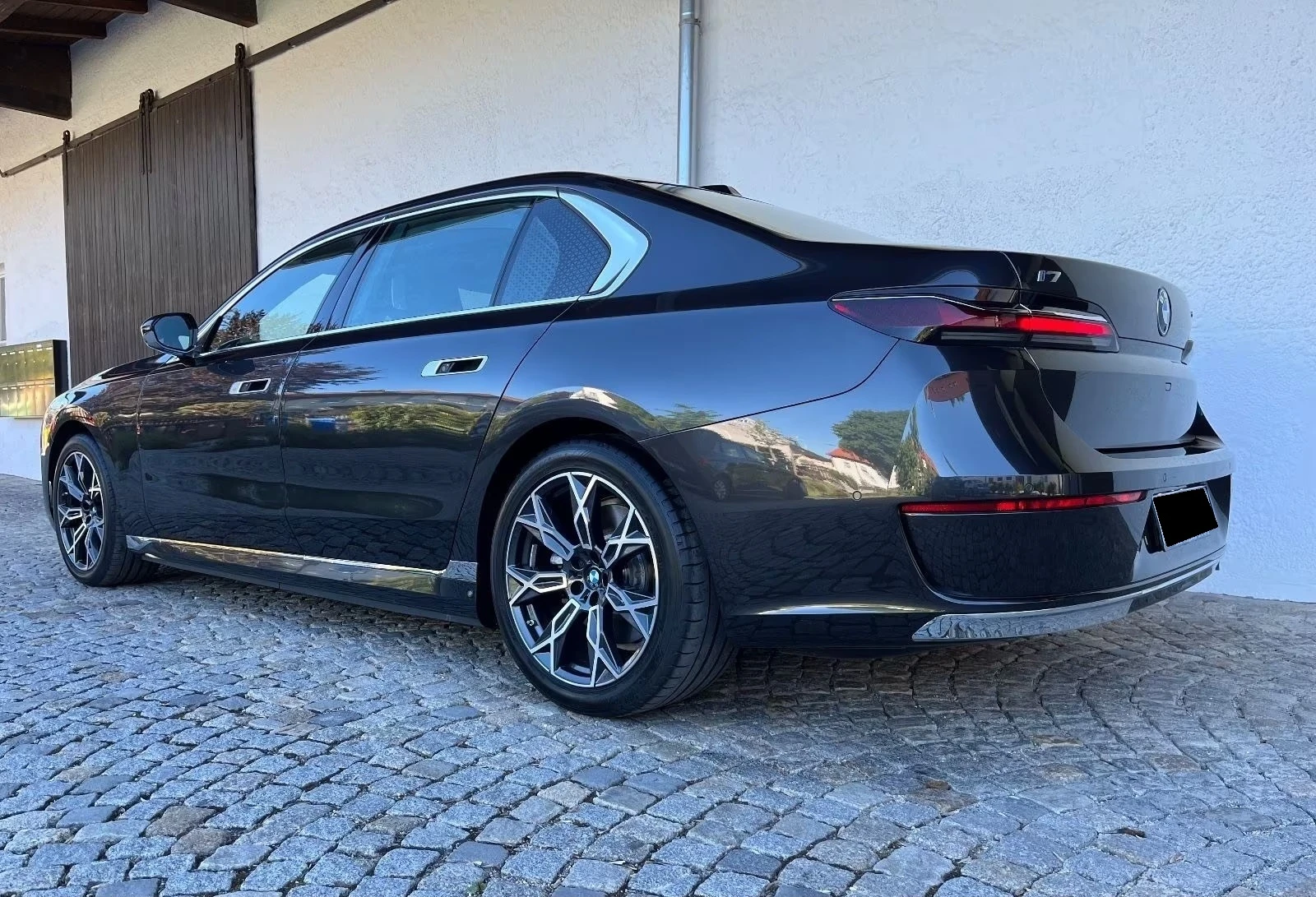 BMW i7 xDrive60/INDIVIDUAL/HEAD UP/360 /LOUNGE, снимка 5 - Автомобили и джипове - 55282443