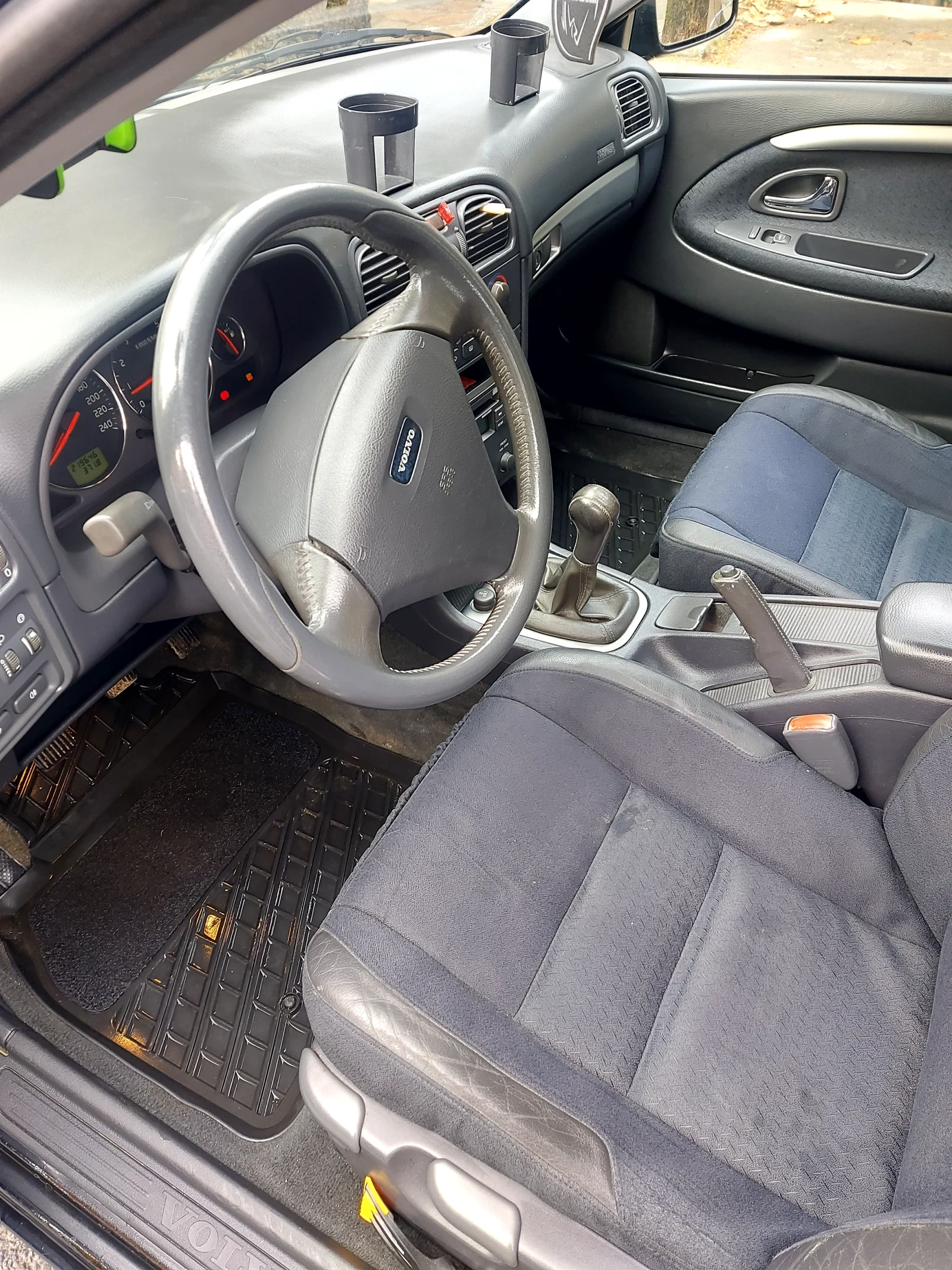 Volvo V40, снимка 16 - Автомобили и джипове - 55559839