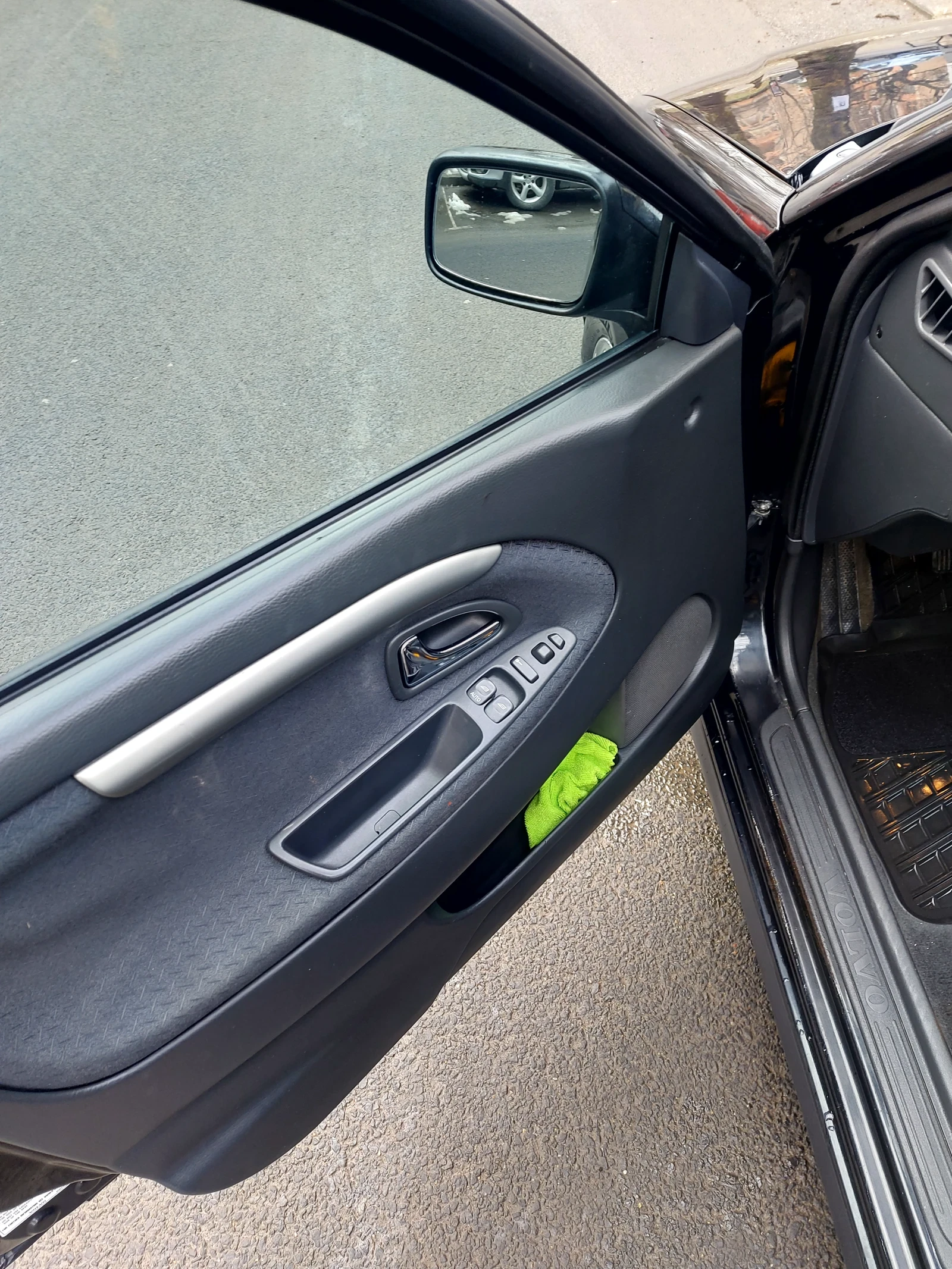 Volvo V40, снимка 15 - Автомобили и джипове - 55559839