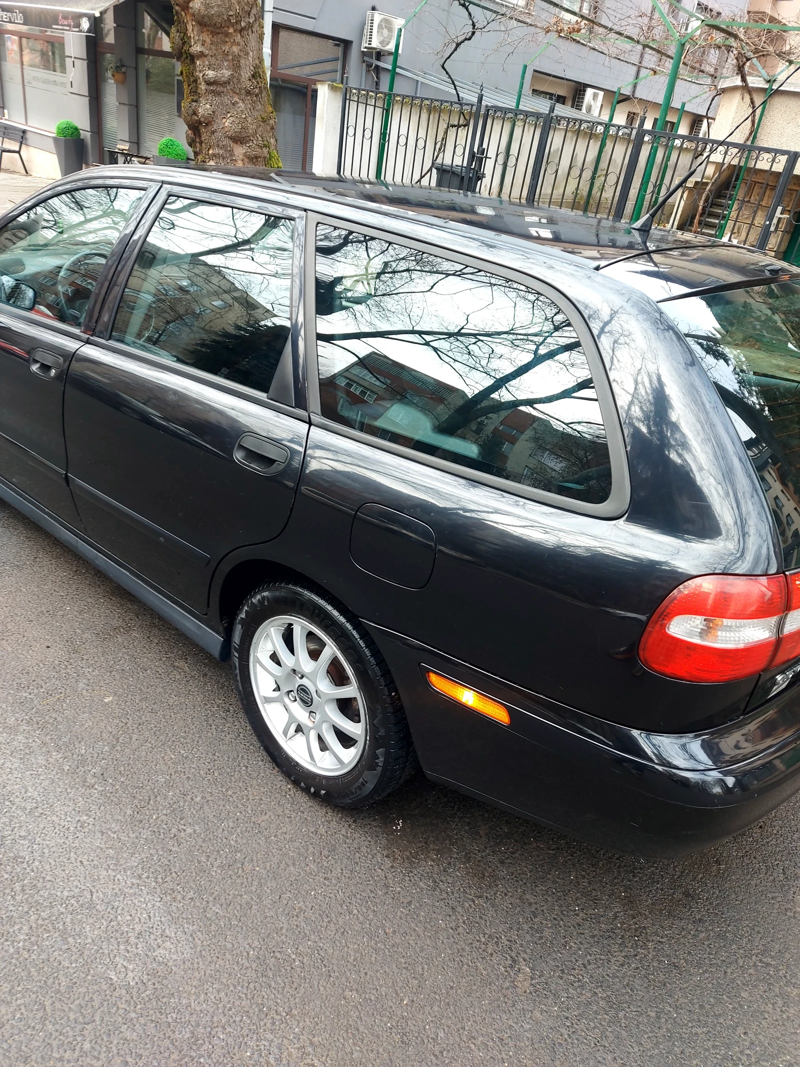 Volvo V40, снимка 9 - Автомобили и джипове - 55559839