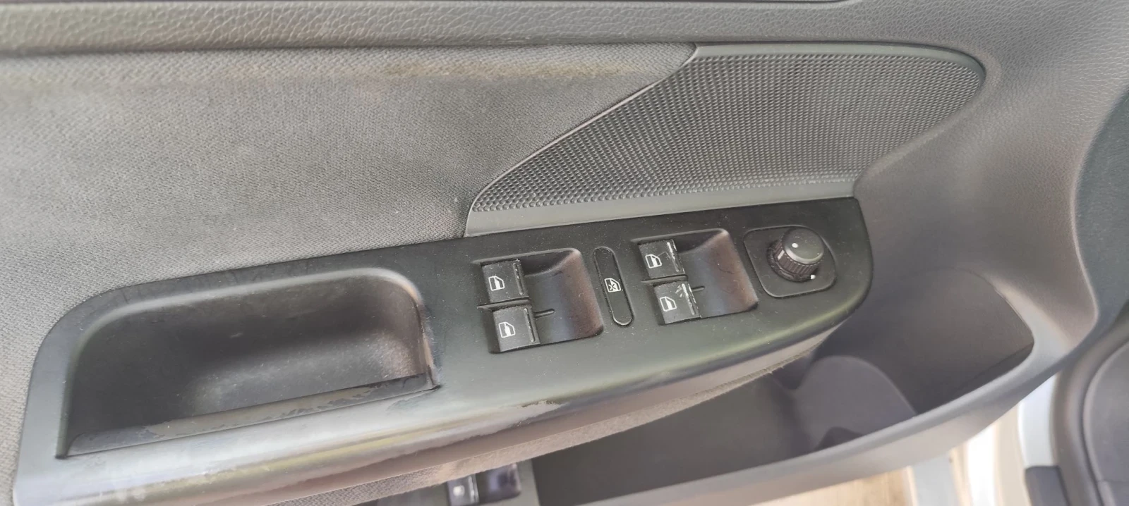 VW Golf Хечбек , снимка 7 - Автомобили и джипове - 55797354