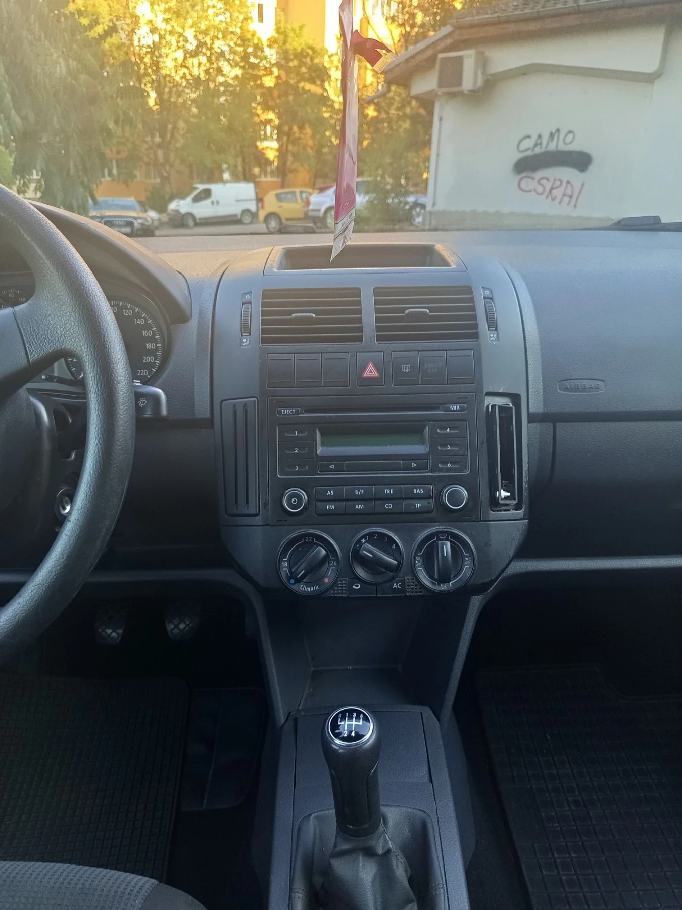 VW Polo 1.2i, снимка 12 - Автомобили и джипове - 56075281